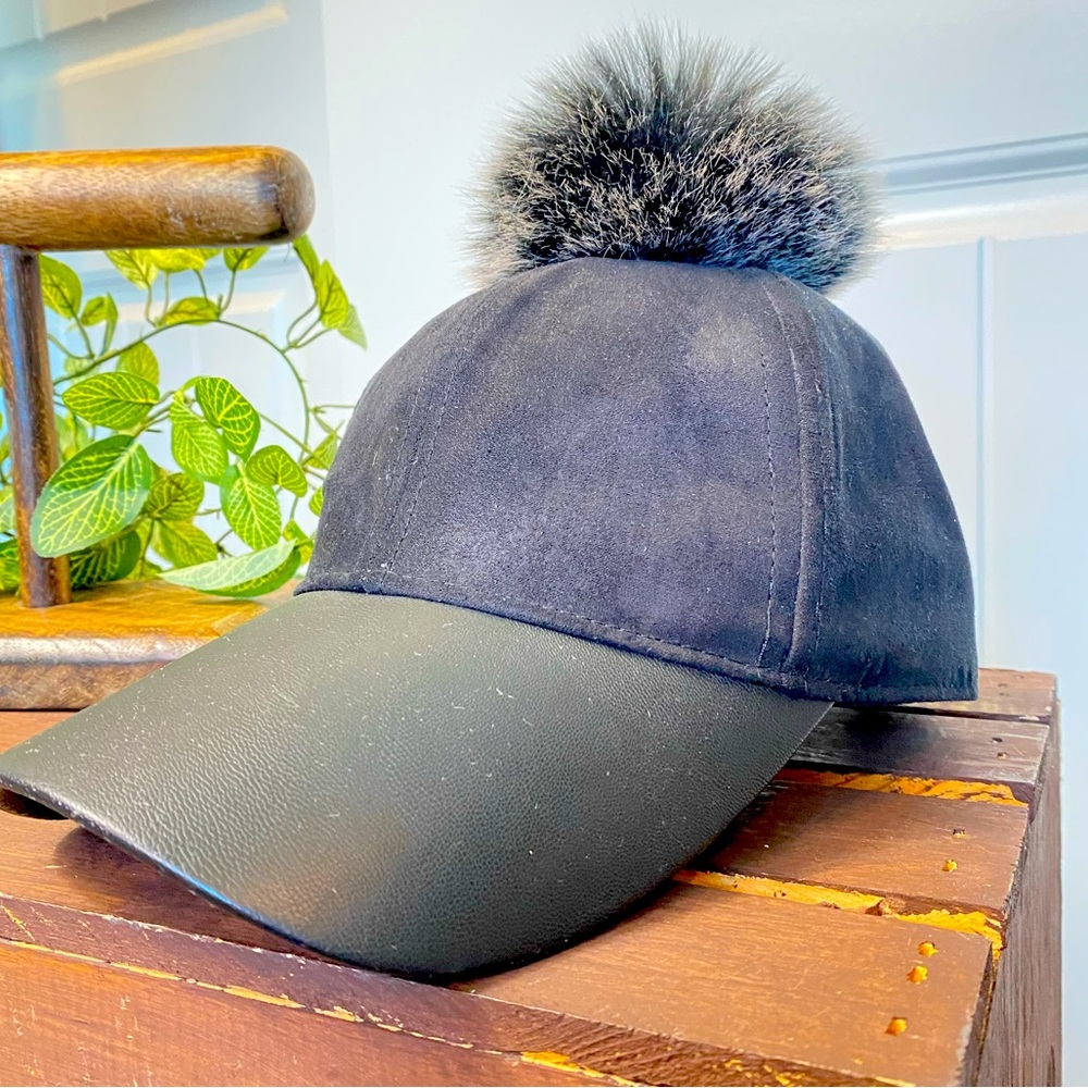 Claire’s Cotton baseball cap with Pom Pom fur unisex adjustable
